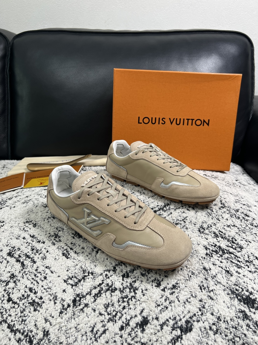Lv 高品质 顶级工艺品 路易威登,运动板鞋专柜同步,鞋面意大利进口,高品质拼接缤纷色彩复杂工艺品,进口牛皮里垫柔 Lv 高品质 顶级工艺品 路易威登,运动板鞋专柜同步,鞋面意大利进口,高品质拼接缤纷色彩复杂工艺品,进口牛皮里垫柔