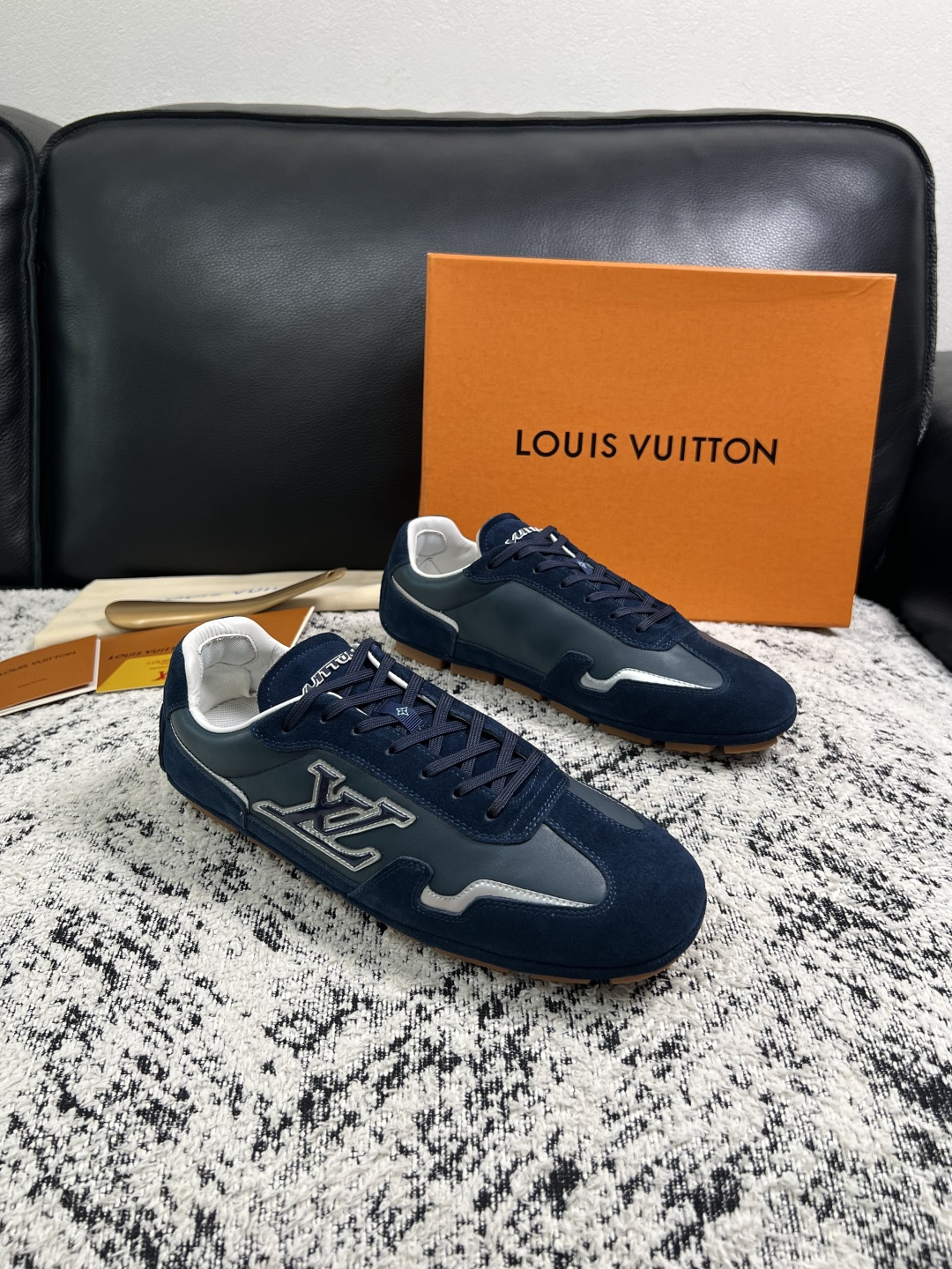 Lv 高品质 顶级工艺品 路易威登,运动板鞋专柜同步,鞋面意大利进口,高品质拼接缤纷色彩复杂工艺品,进口牛皮里垫柔 Lv 高品质 顶级工艺品 路易威登,运动板鞋专柜同步,鞋面意大利进口,高品质拼接缤纷色彩复杂工艺品,进口牛皮里垫柔