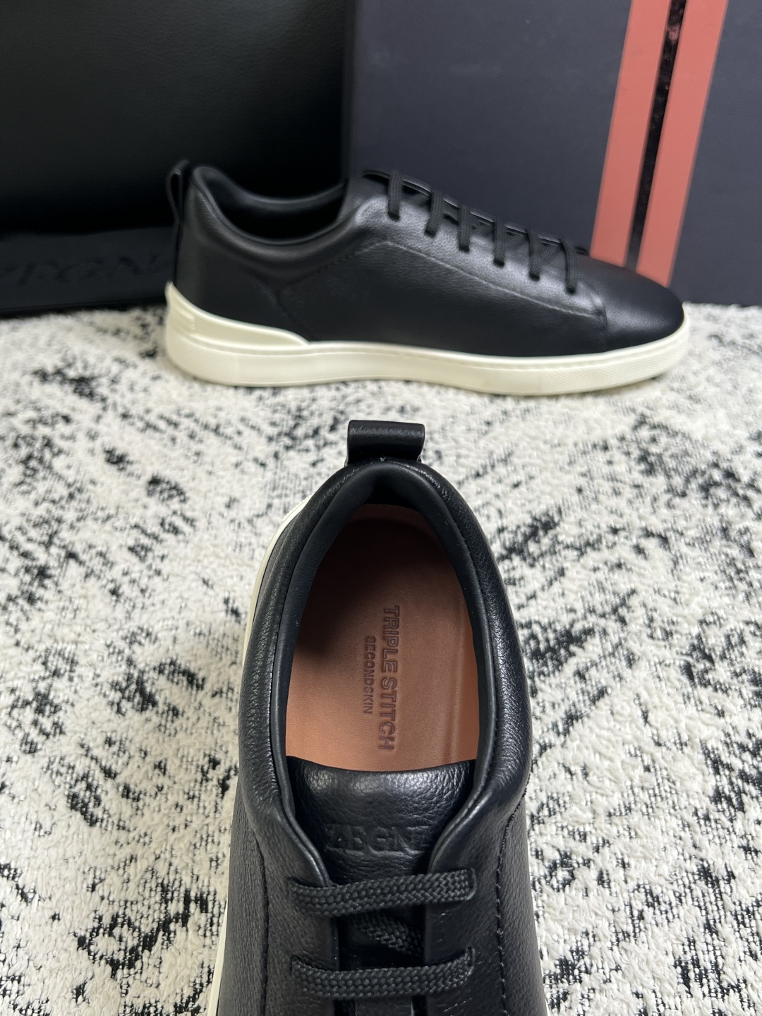 ⚠️只换码不退⚠️   Zegna  高品质  顶级工艺品  杰尼亚  专柜新款原厂配置，意大利进口牛皮面料，进口牛里垫