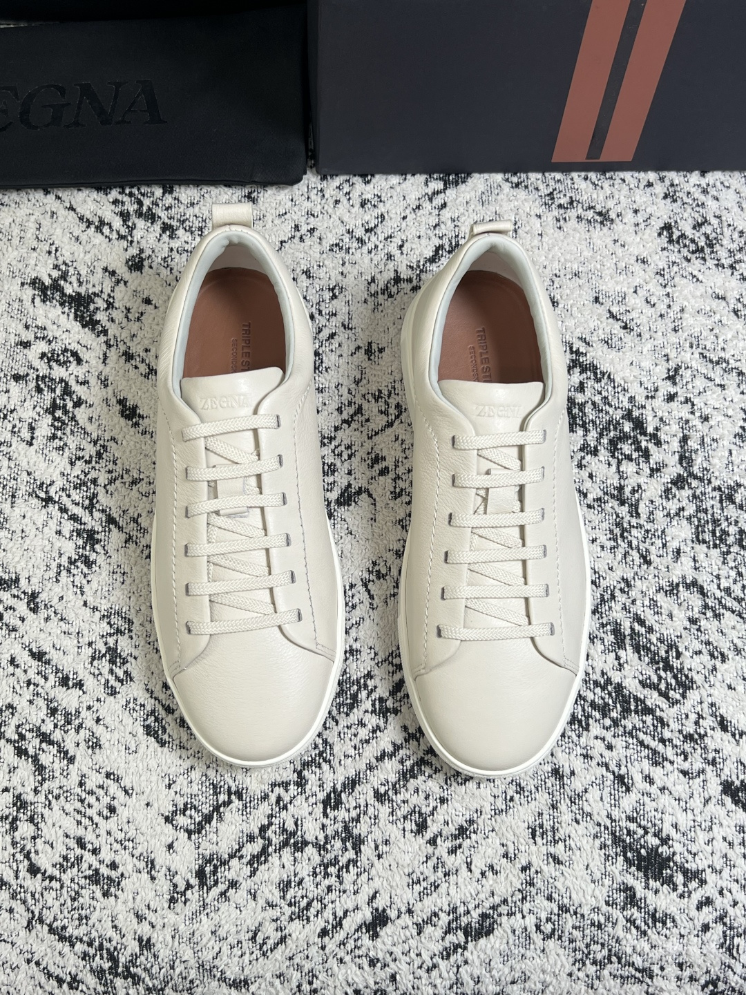 ⚠️只换码不退⚠️   Zegna  高品质  顶级工艺品  杰尼亚  专柜新款原厂配置，意大利进口牛皮面料，进口牛里垫