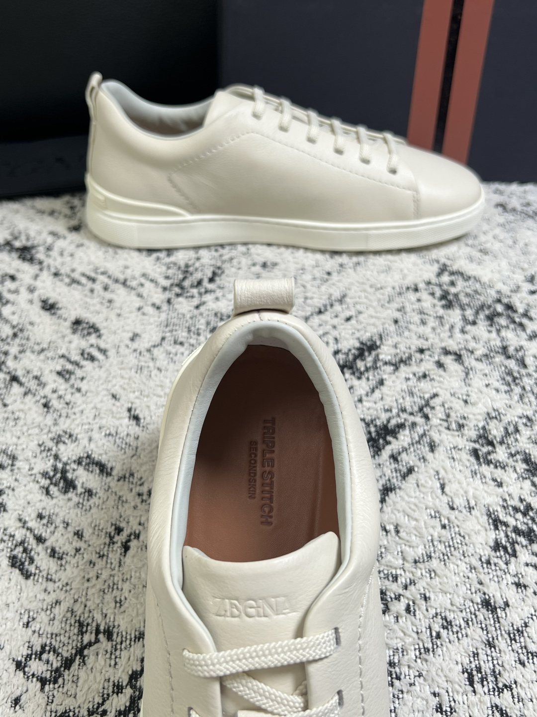 ⚠️只换码不退⚠️   Zegna  高品质  顶级工艺品  杰尼亚  专柜新款原厂配置，意大利进口牛皮面料，进口牛里垫