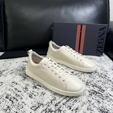 ⚠️只换码不退⚠️ Zegna 高品质 顶级工艺品 杰尼亚 专柜新款原厂配置,意大利进口牛皮面料,进口牛里垫 ⚠️只换码不退⚠️ Zegna 高品质 顶级工艺品 杰尼亚 专柜新款原厂配置,意大利进口牛皮面料,进口牛里垫