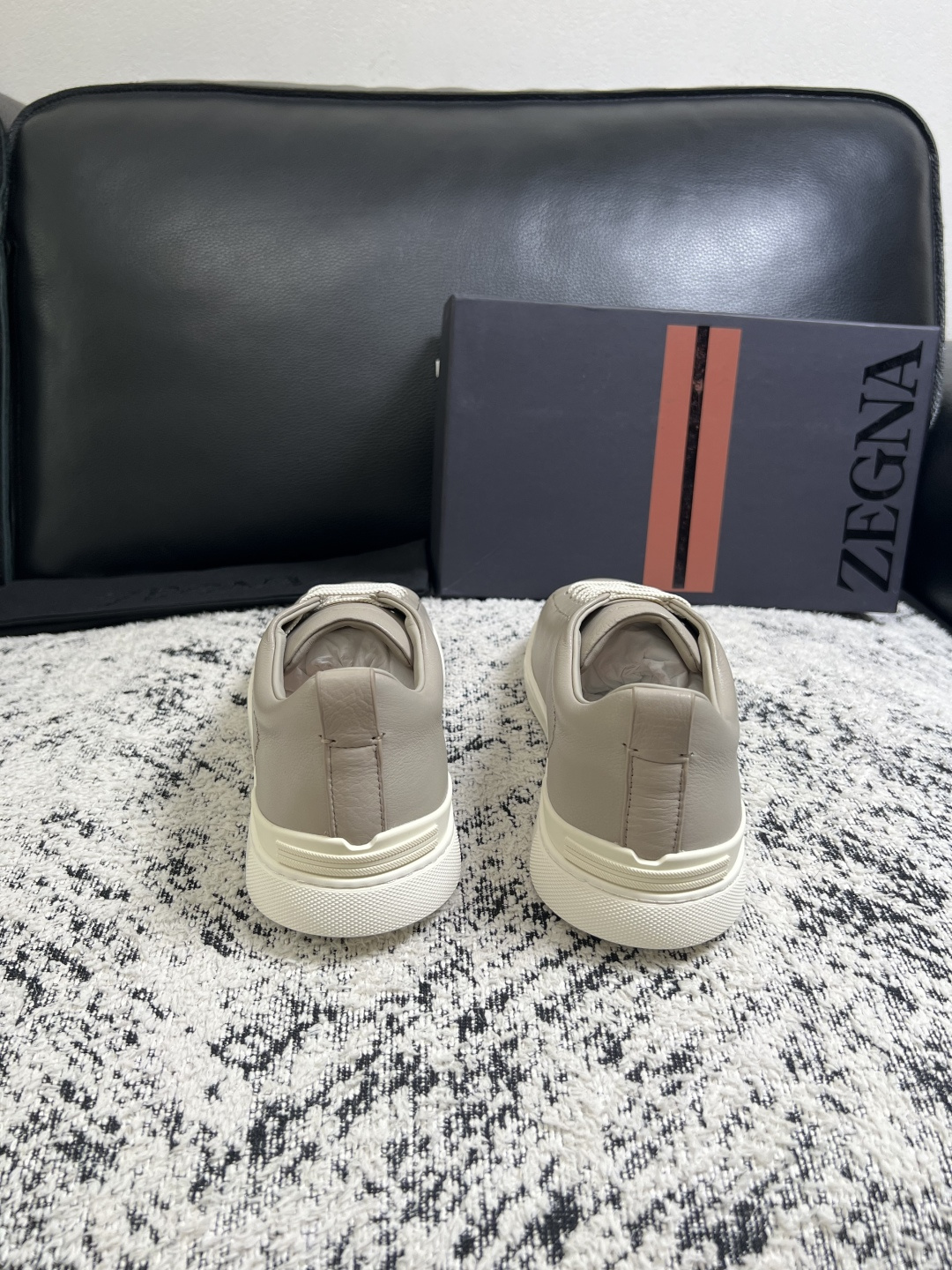⚠️只换码不退⚠️   Zegna  高品质  顶级工艺品  杰尼亚  专柜新款原厂配置，意大利进口牛皮面料，进口牛里垫