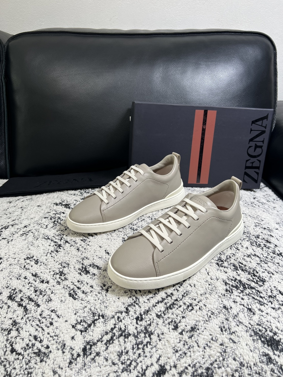⚠️只换码不退⚠️   Zegna  高品质  顶级工艺品  杰尼亚  专柜新款原厂配置，意大利进口牛皮面料，进口牛里垫