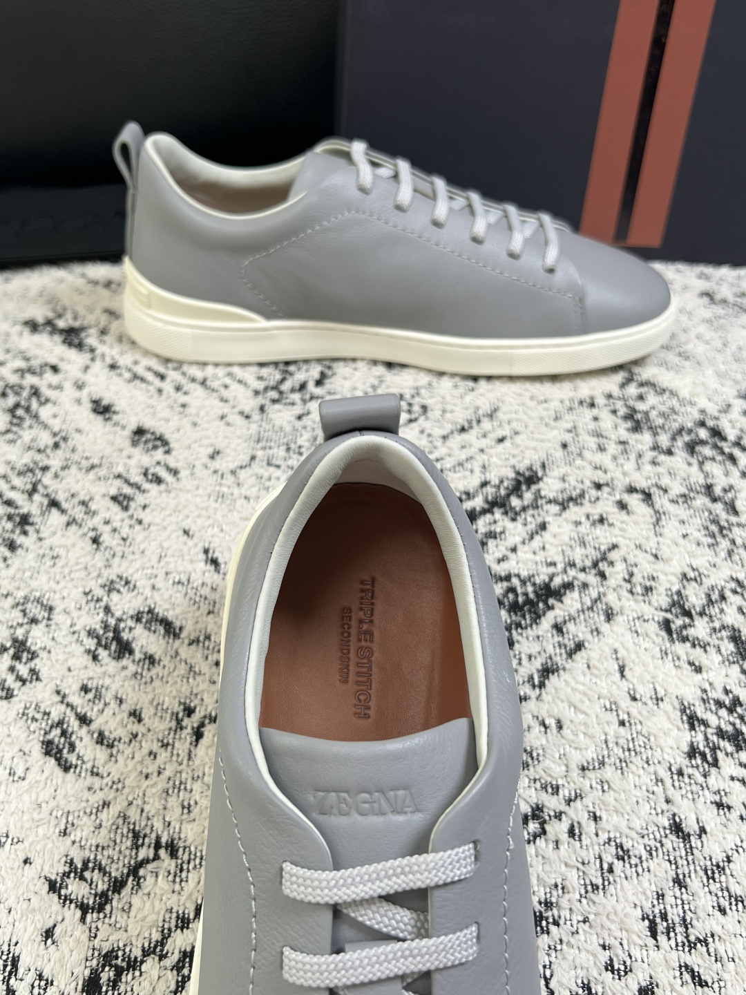 ⚠️只换码不退⚠️   Zegna  高品质  顶级工艺品  杰尼亚  专柜新款原厂配置，意大利进口牛皮面料，进口牛里垫