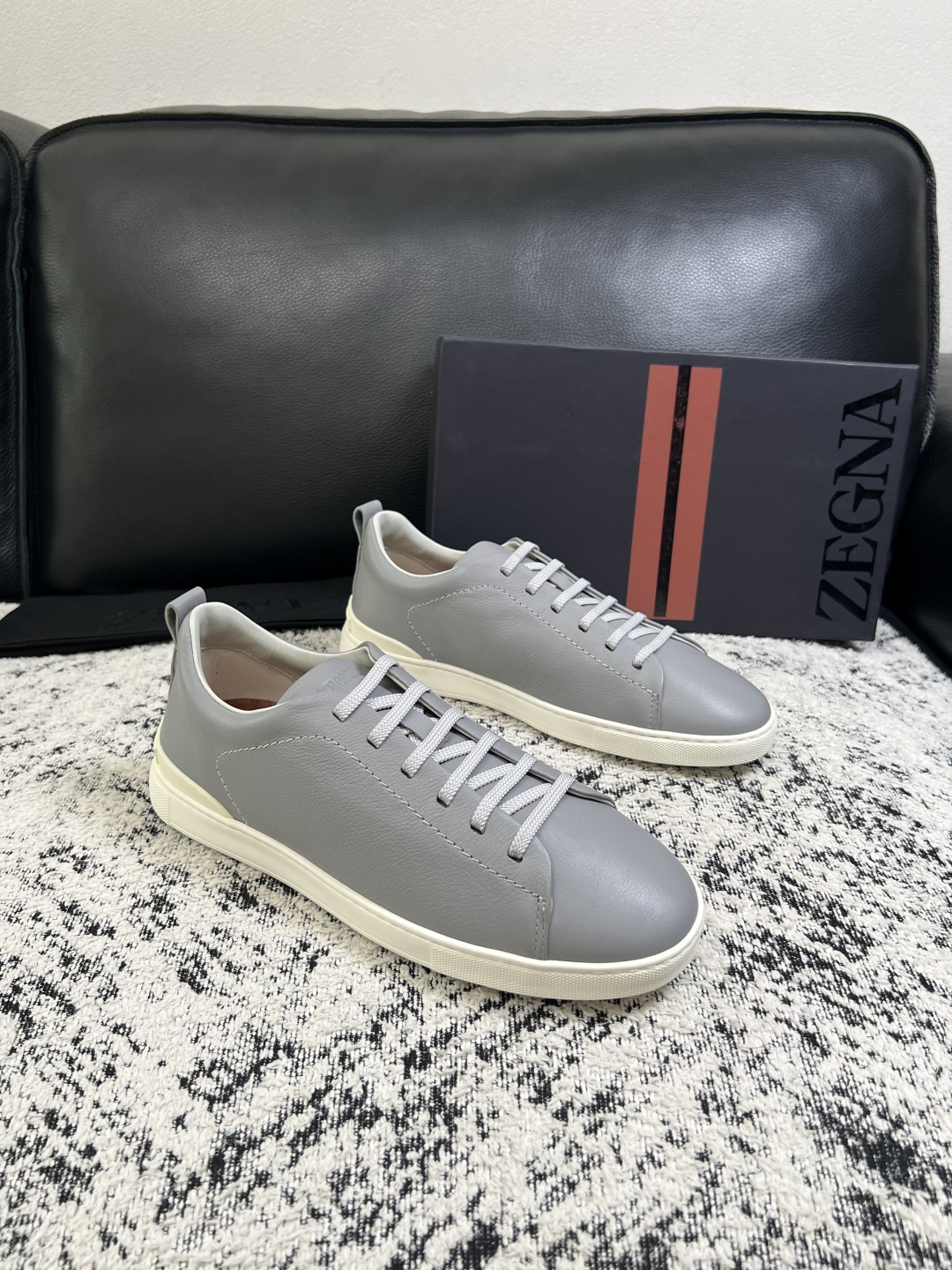 ⚠️只换码不退⚠️ Zegna 高品质 顶级工艺品 杰尼亚 专柜新款原厂配置,意大利进口牛皮面料,进口牛里垫 ⚠️只换码不退⚠️ Zegna 高品质 顶级工艺品 杰尼亚 专柜新款原厂配置,意大利进口牛皮面料,进口牛里垫