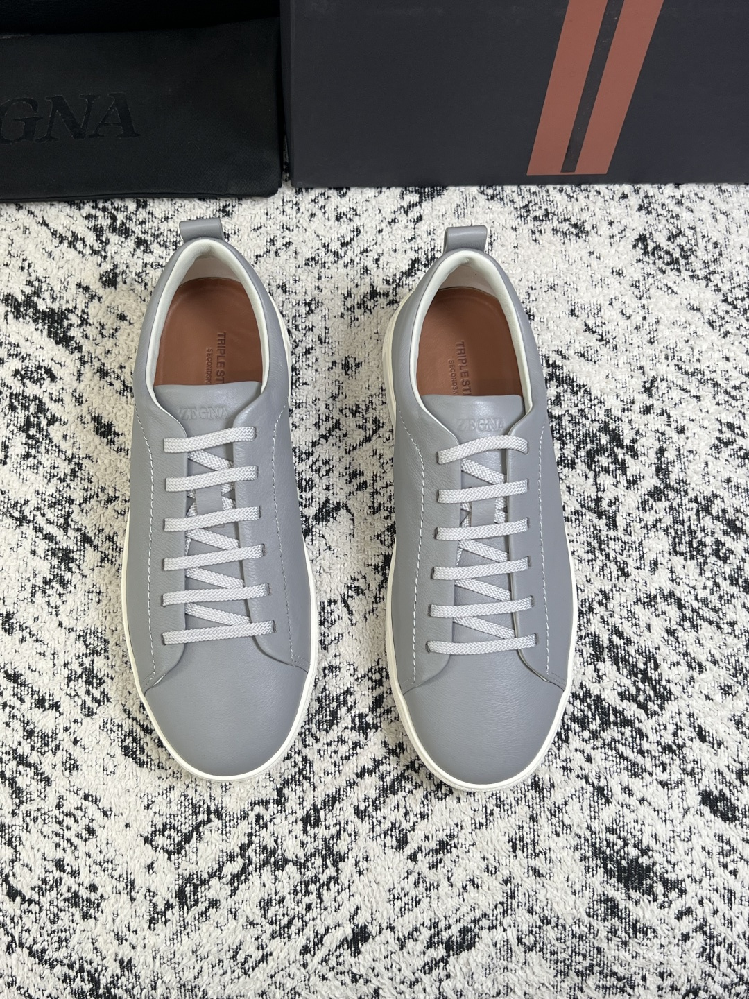 ⚠️只换码不退⚠️   Zegna  高品质  顶级工艺品  杰尼亚  专柜新款原厂配置，意大利进口牛皮面料，进口牛里垫