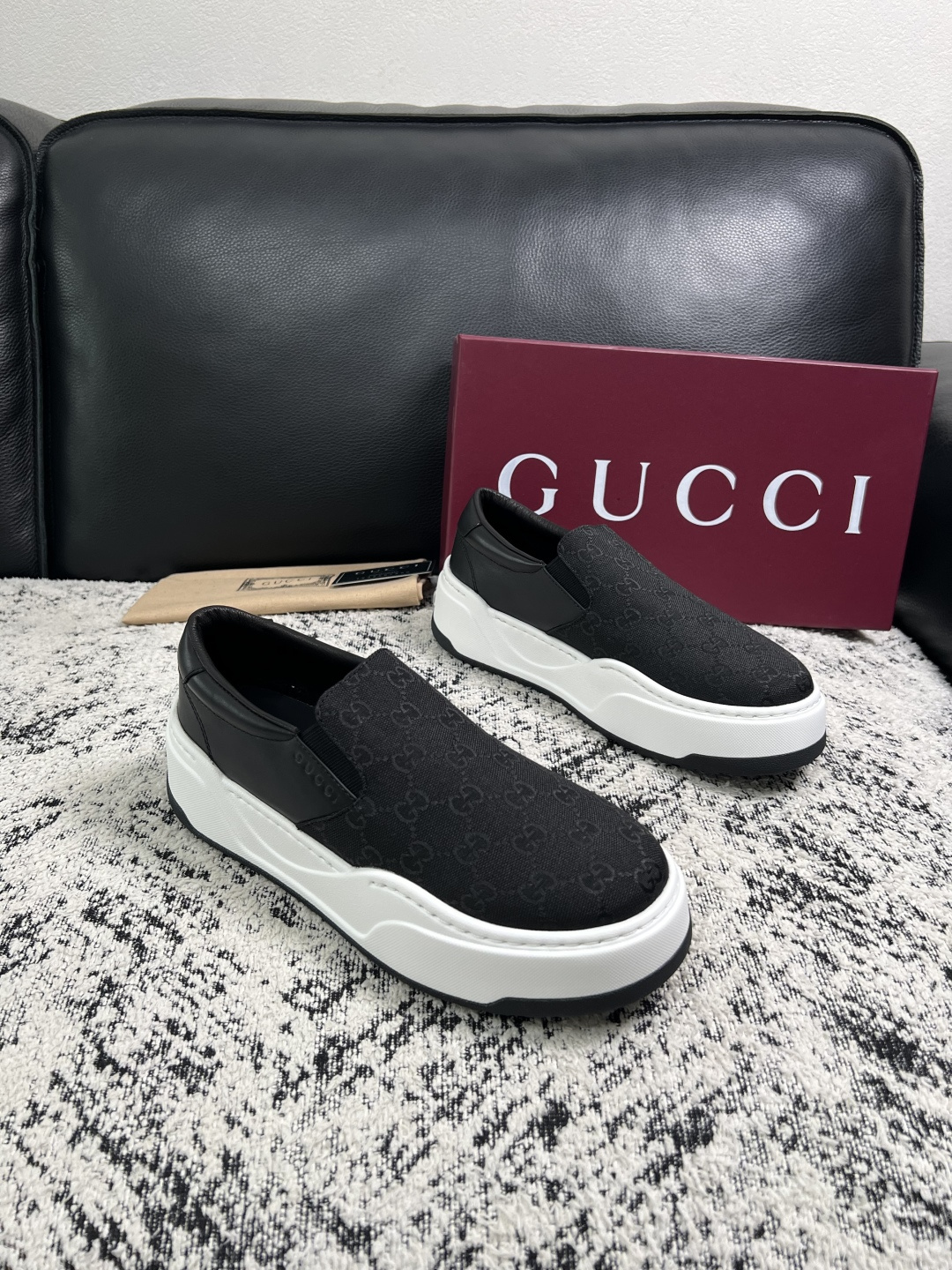 Gucci 高品质 顶级工艺品 古奇 专柜新款原厂配置,意大利进口牛皮面料,进口牛皮内里垫,透气舒适,鞋底:原厂特 Gucci 高品质 顶级工艺品 古奇 专柜新款原厂配置,意大利进口牛皮面料,进口牛皮内里垫,透气舒适,鞋底:原厂特