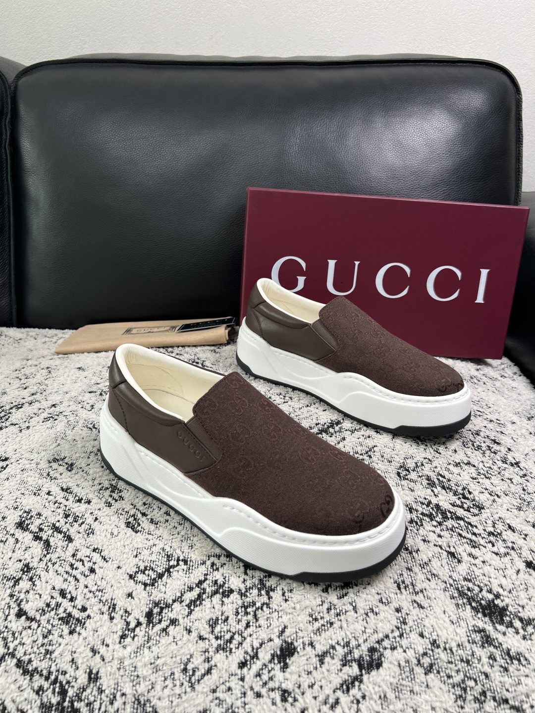 Gucci 高品质 顶级工艺品 古奇 专柜新款原厂配置,意大利进口牛皮面料,进口牛皮内里垫,透气舒适,鞋底:原厂特 Gucci 高品质 顶级工艺品 古奇 专柜新款原厂配置,意大利进口牛皮面料,进口牛皮内里垫,透气舒适,鞋底:原厂特