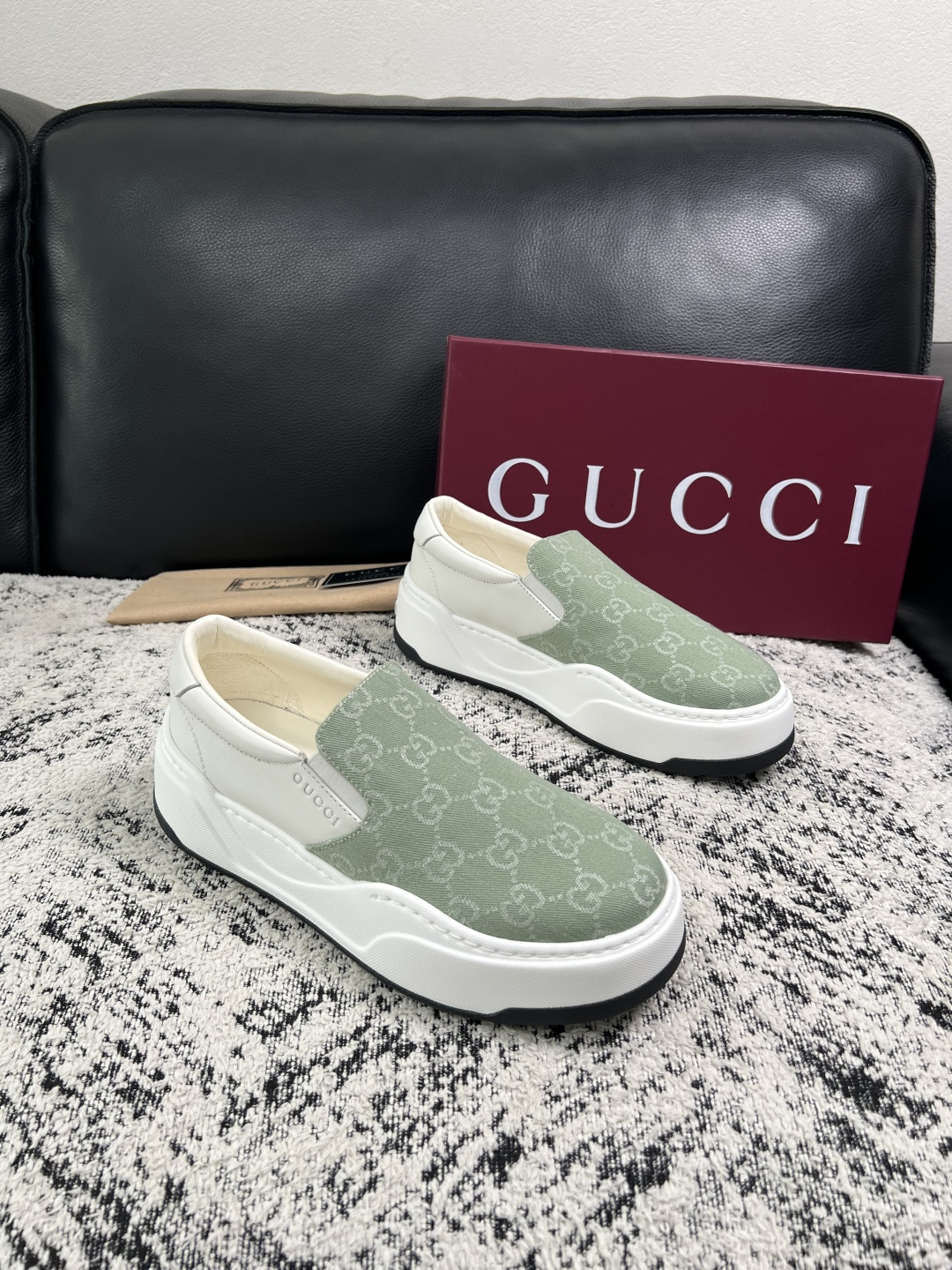 Gucci 高品质 顶级工艺品 古奇 专柜新款原厂配置,意大利进口牛皮面料,进口牛皮内里垫,透气舒适,鞋底:原厂特 Gucci 高品质 顶级工艺品 古奇 专柜新款原厂配置,意大利进口牛皮面料,进口牛皮内里垫,透气舒适,鞋底:原厂特