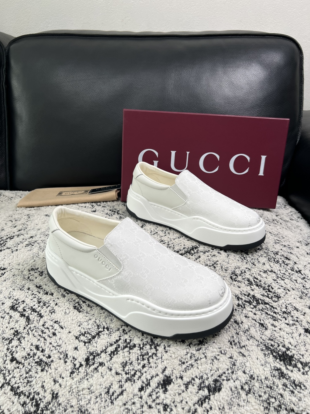 Gucci 高品质 顶级工艺品 古奇 专柜新款原厂配置,意大利进口牛皮面料,进口牛皮内里垫,透气舒适,鞋底:原厂特 Gucci 高品质 顶级工艺品 古奇 专柜新款原厂配置,意大利进口牛皮面料,进口牛皮内里垫,透气舒适,鞋底:原厂特