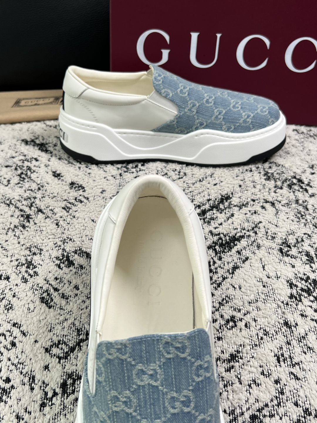 Gucci 高品质  顶级工艺品  古奇  专柜新款原厂配置，意大利进口牛皮面料，进口牛皮内里垫，透气舒适，鞋底：原厂特