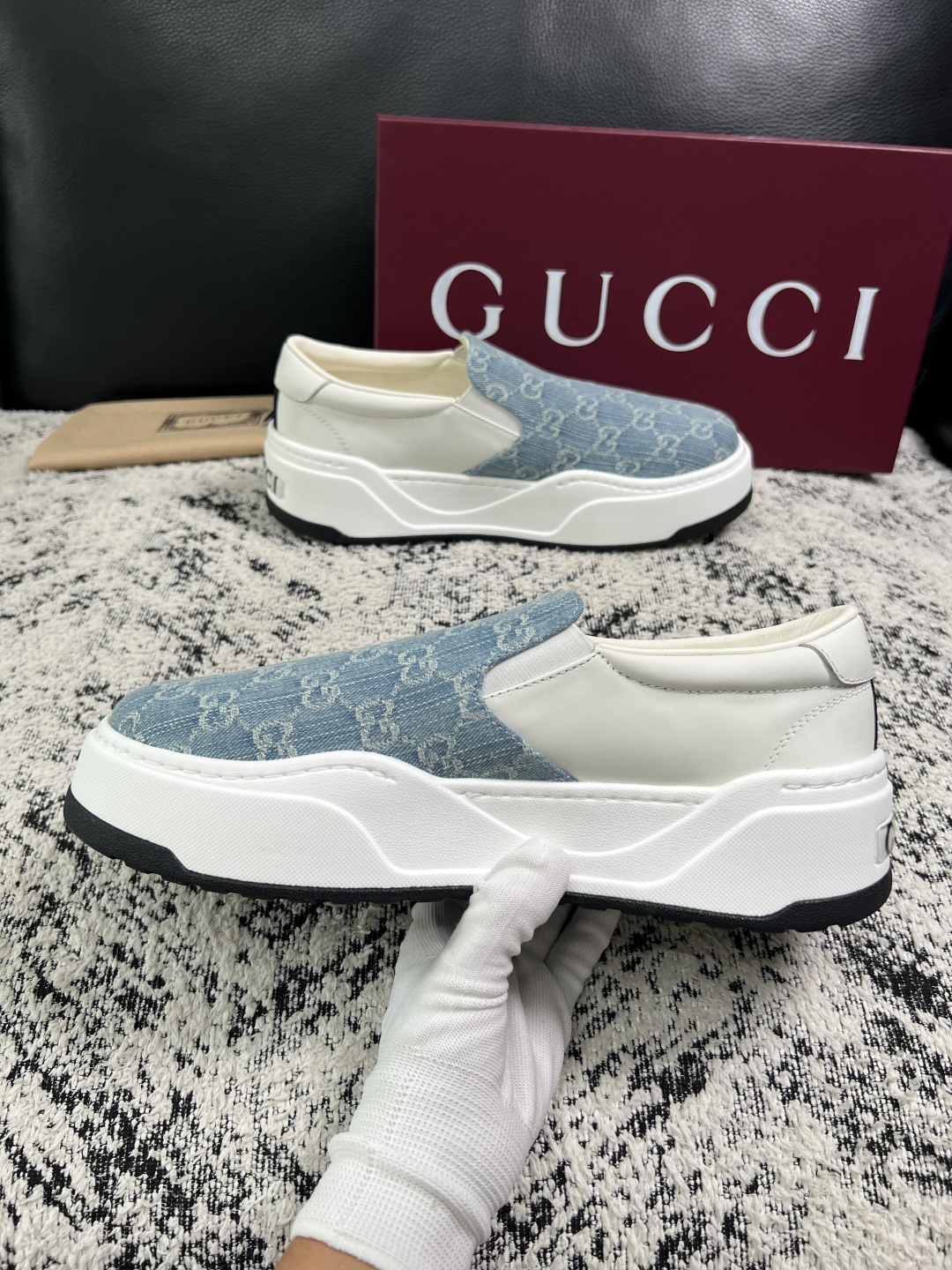 Gucci 高品质  顶级工艺品  古奇  专柜新款原厂配置，意大利进口牛皮面料，进口牛皮内里垫，透气舒适，鞋底：原厂特
