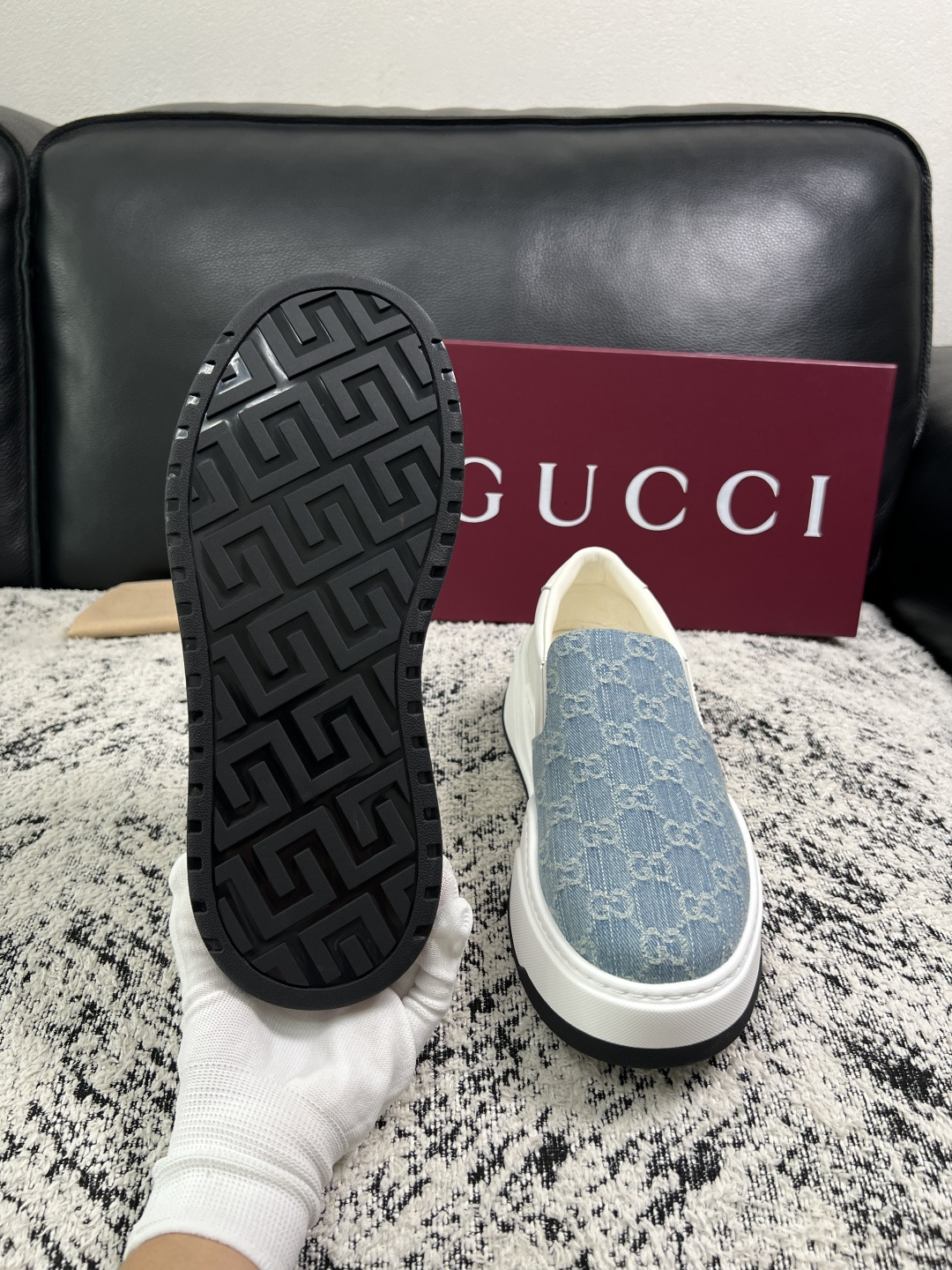 Gucci 高品质  顶级工艺品  古奇  专柜新款原厂配置，意大利进口牛皮面料，进口牛皮内里垫，透气舒适，鞋底：原厂特