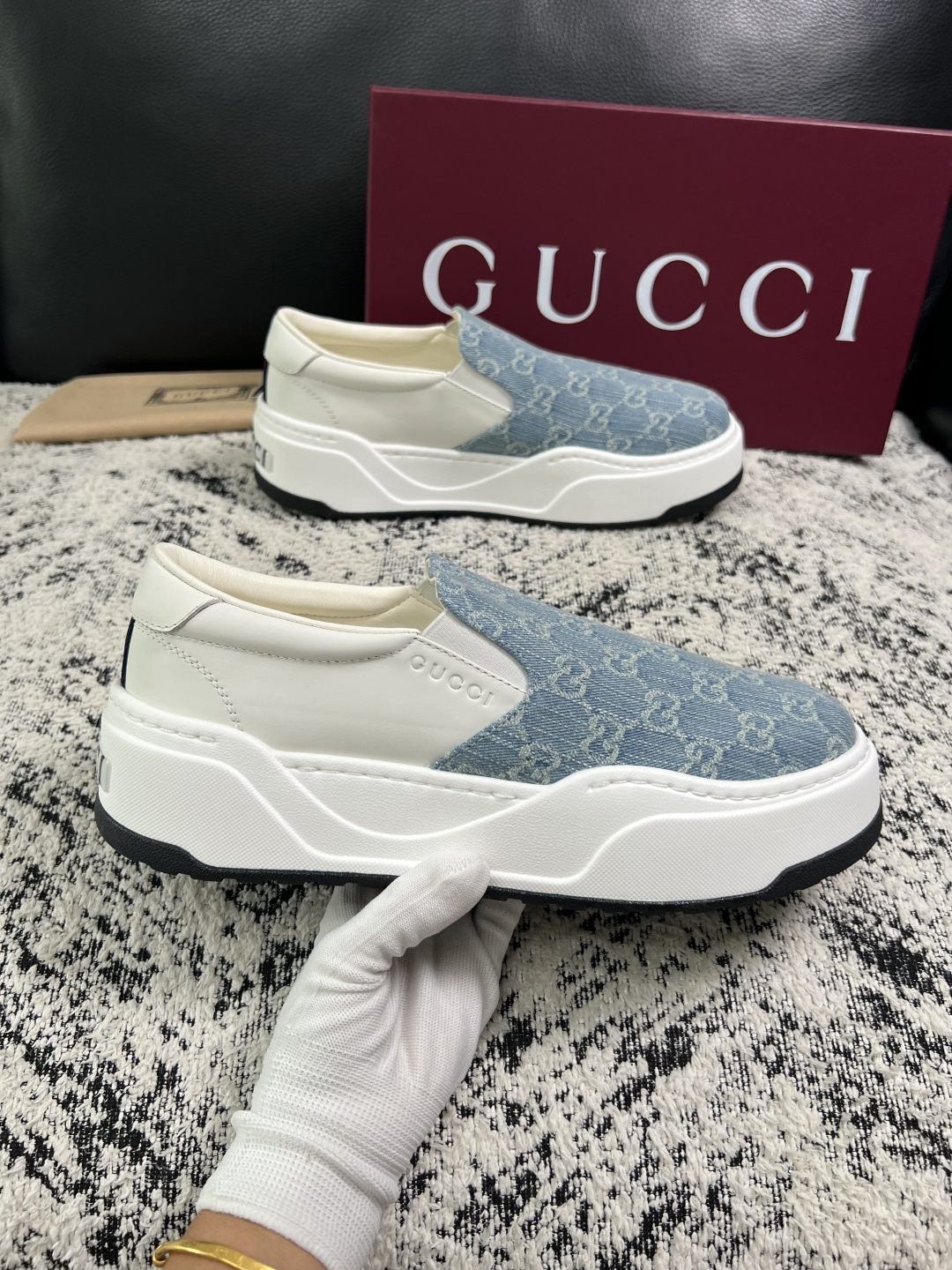 Gucci 高品质  顶级工艺品  古奇  专柜新款原厂配置，意大利进口牛皮面料，进口牛皮内里垫，透气舒适，鞋底：原厂特