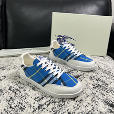 BURBERRY 顶级工艺品 巴宝莉 专柜同步,原厂配置意大利进口牛皮面料,高品质复杂拼接工艺,进口牛皮内里垫,透气舒 BURBERRY 顶级工艺品 巴宝莉 专柜同步,原厂配置意大利进口牛皮面料,高品质复杂拼接工艺,进口牛皮内里垫,透气舒