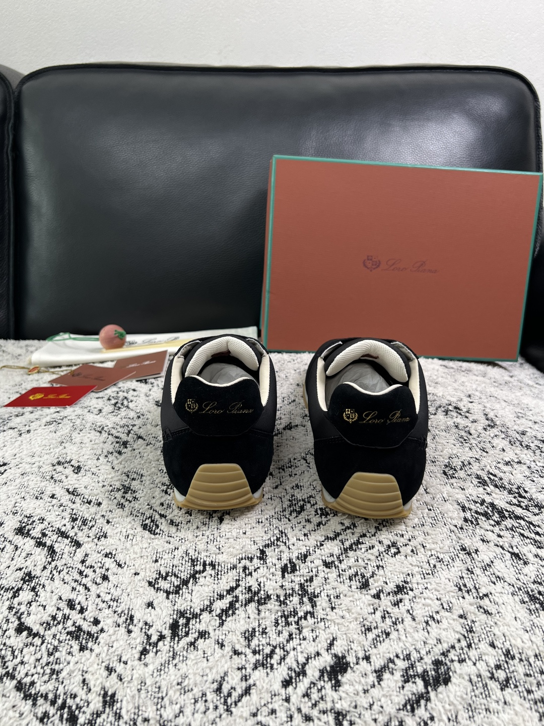 Loro Piana  高品质  顶级工艺品  诺悠翩雅  新品专柜同步原厂配置，鞋面意大利进口牛皮面料，高品质拼接工艺