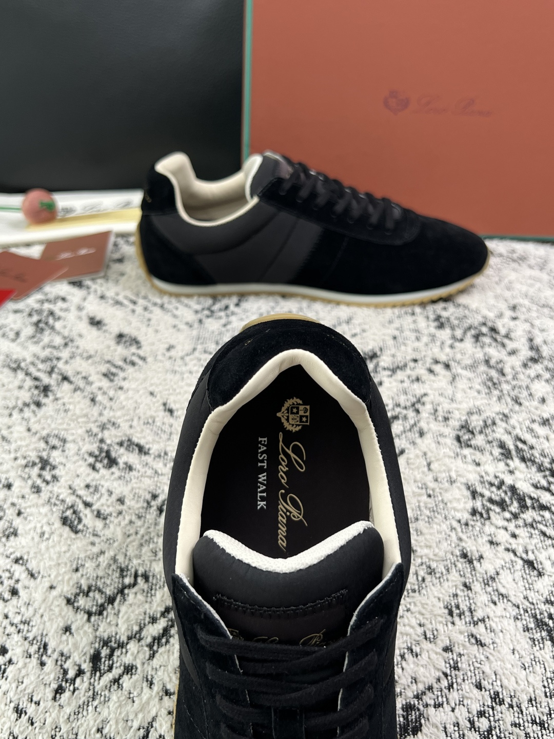 Loro Piana  高品质  顶级工艺品  诺悠翩雅  新品专柜同步原厂配置，鞋面意大利进口牛皮面料，高品质拼接工艺
