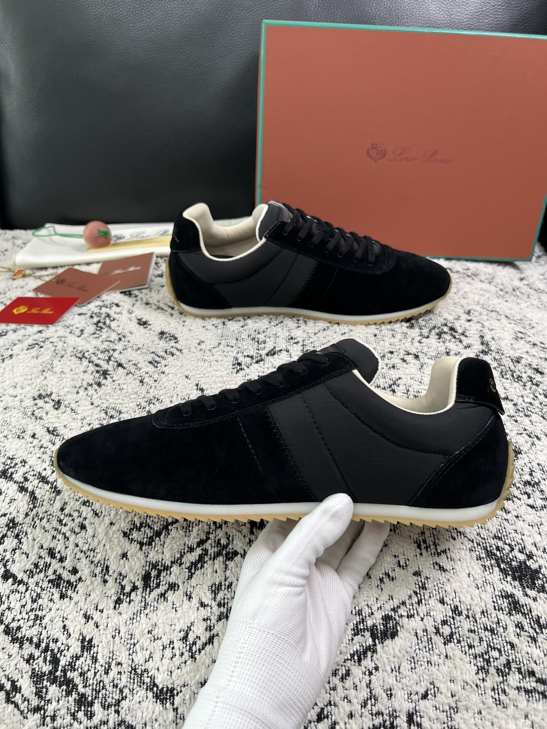 Loro Piana  高品质  顶级工艺品  诺悠翩雅  新品专柜同步原厂配置，鞋面意大利进口牛皮面料，高品质拼接工艺