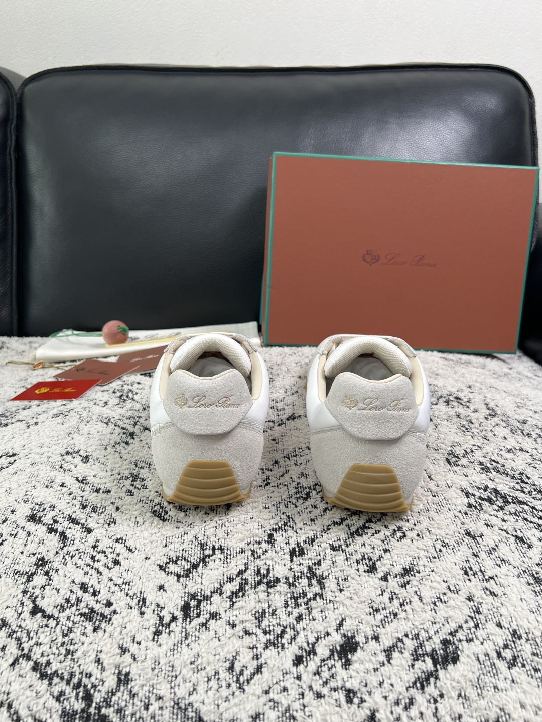 Loro Piana  高品质  顶级工艺品  诺悠翩雅  新品专柜同步原厂配置，鞋面意大利进口牛皮面料，高品质拼接工艺