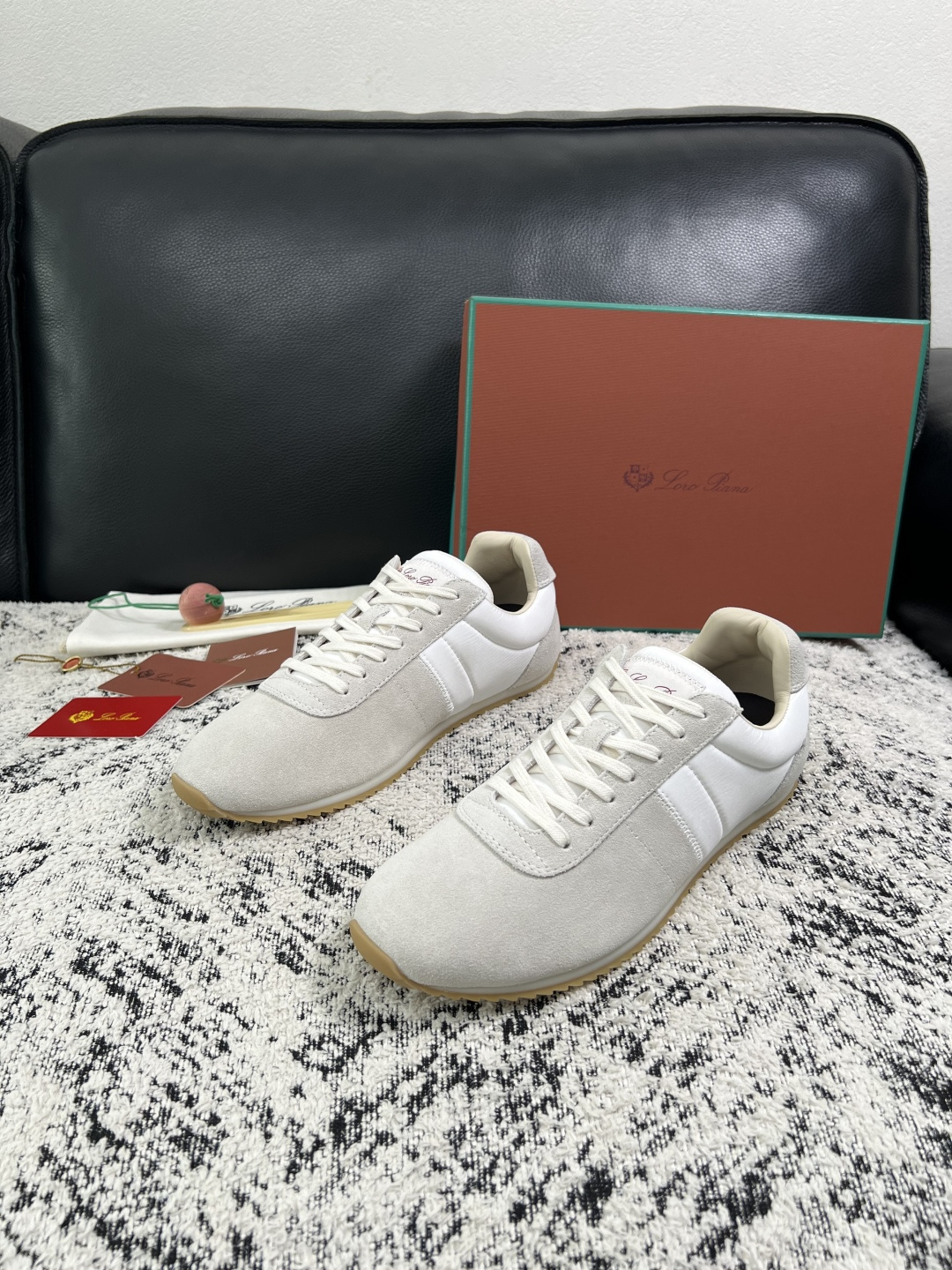 Loro Piana  高品质  顶级工艺品  诺悠翩雅  新品专柜同步原厂配置，鞋面意大利进口牛皮面料，高品质拼接工艺