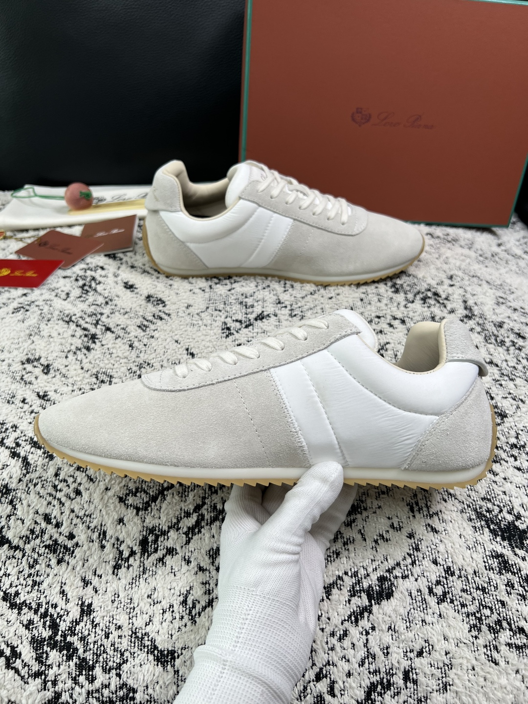 Loro Piana  高品质  顶级工艺品  诺悠翩雅  新品专柜同步原厂配置，鞋面意大利进口牛皮面料，高品质拼接工艺
