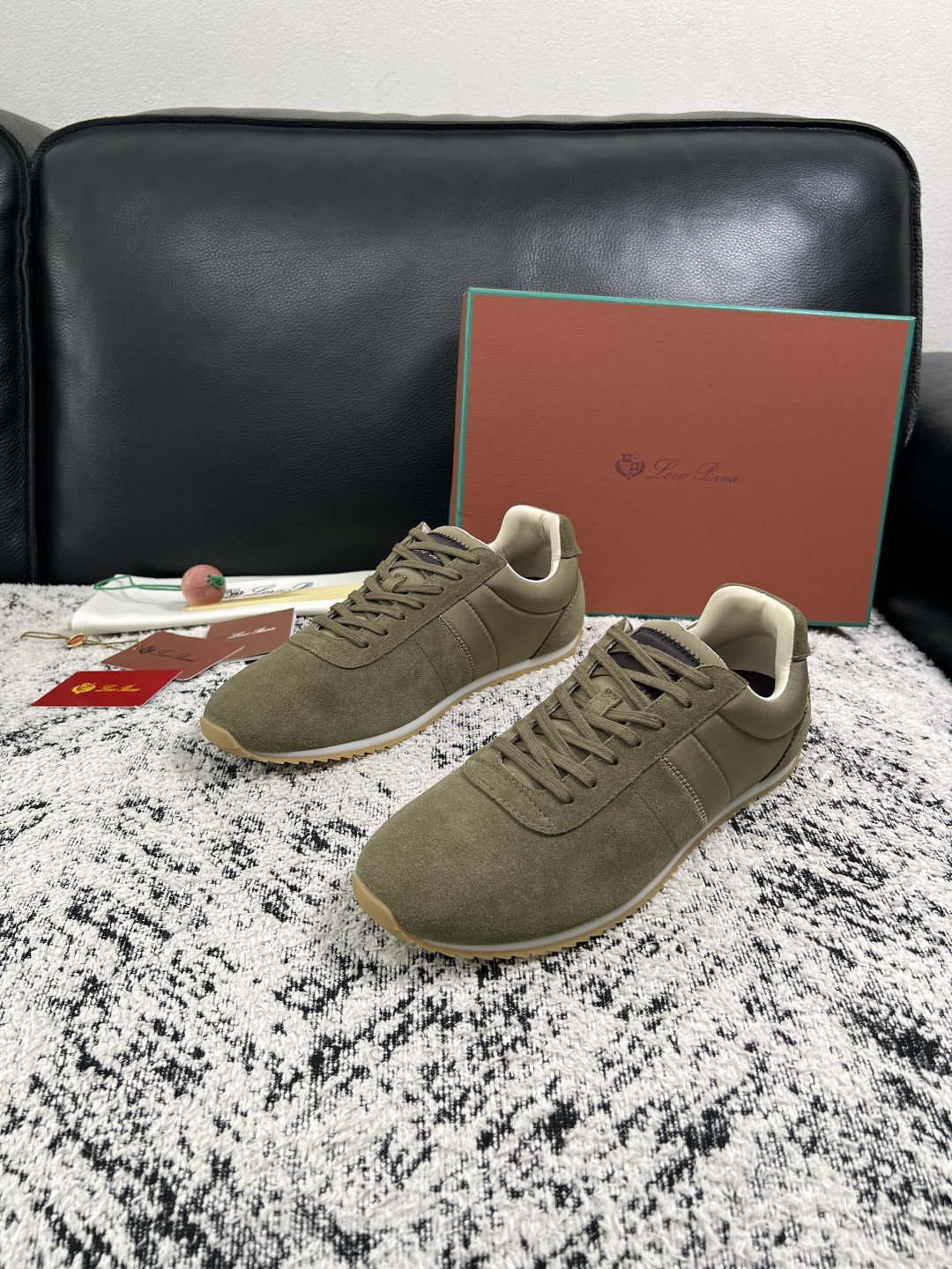 Loro Piana  高品质  顶级工艺品  诺悠翩雅  新品专柜同步原厂配置，鞋面意大利进口牛皮面料，高品质拼接工艺