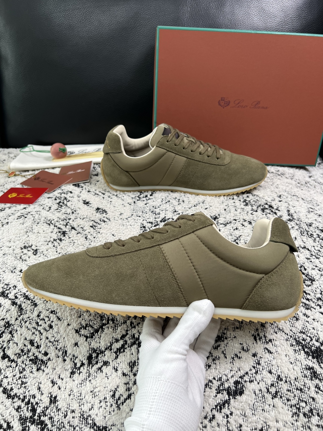 Loro Piana  高品质  顶级工艺品  诺悠翩雅  新品专柜同步原厂配置，鞋面意大利进口牛皮面料，高品质拼接工艺