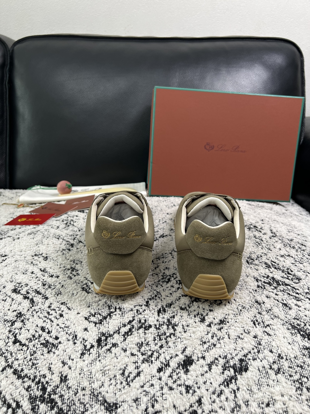 Loro Piana  高品质  顶级工艺品  诺悠翩雅  新品专柜同步原厂配置，鞋面意大利进口牛皮面料，高品质拼接工艺