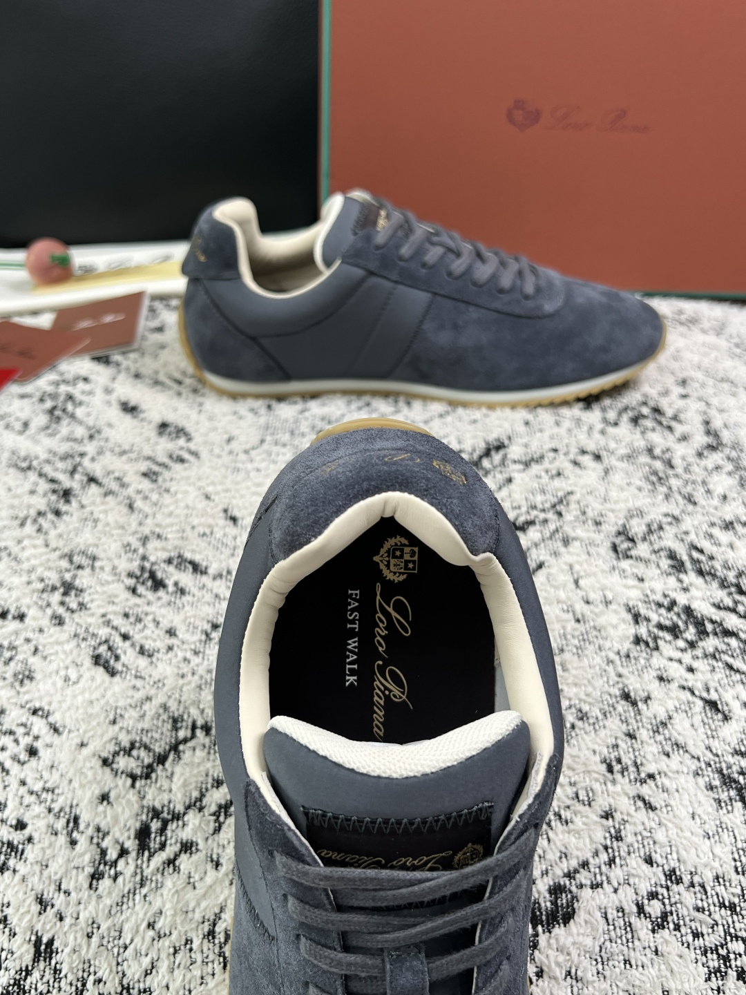 Loro Piana  高品质  顶级工艺品  诺悠翩雅  新品专柜同步原厂配置，鞋面意大利进口牛皮面料，高品质拼接工艺