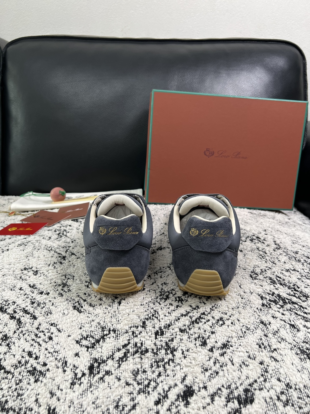 Loro Piana  高品质  顶级工艺品  诺悠翩雅  新品专柜同步原厂配置，鞋面意大利进口牛皮面料，高品质拼接工艺