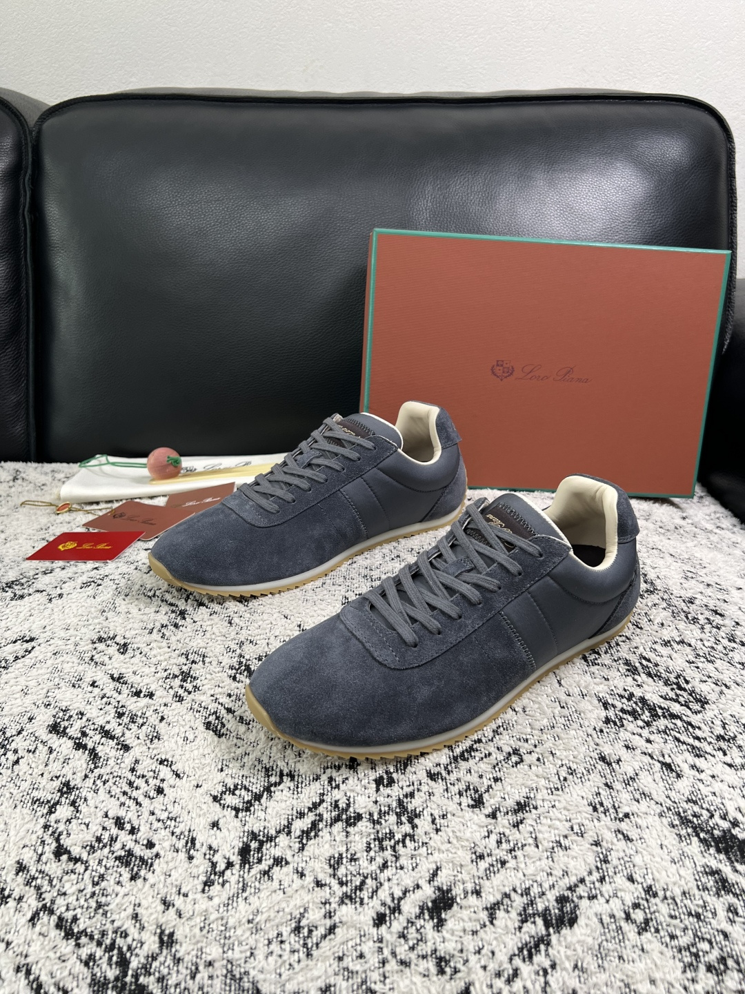 Loro Piana  高品质  顶级工艺品  诺悠翩雅  新品专柜同步原厂配置，鞋面意大利进口牛皮面料，高品质拼接工艺