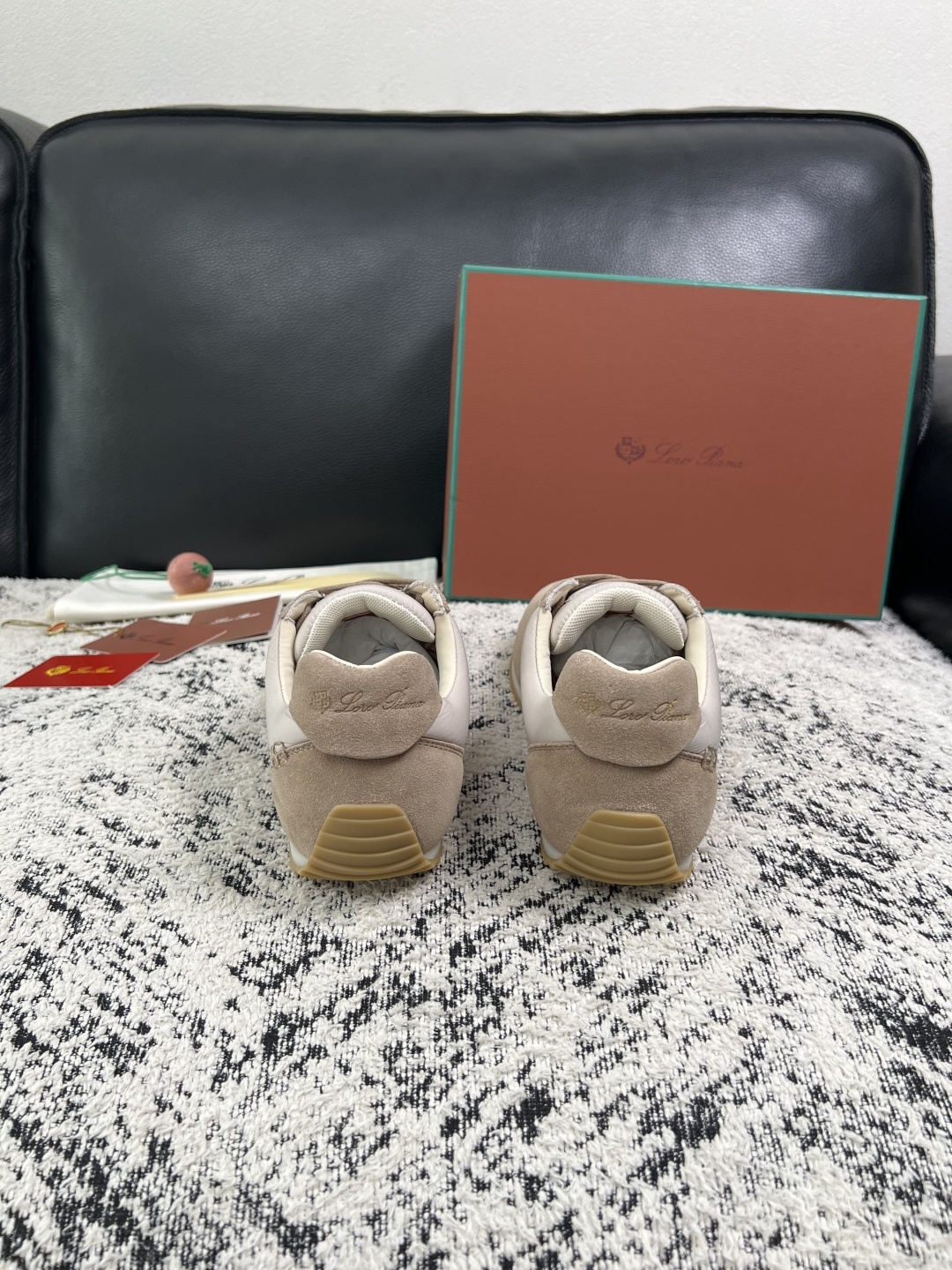 Loro Piana  高品质  顶级工艺品  诺悠翩雅  新品专柜同步原厂配置，鞋面意大利进口牛皮面料，高品质拼接工艺