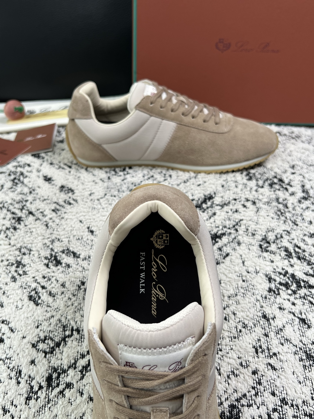 Loro Piana  高品质  顶级工艺品  诺悠翩雅  新品专柜同步原厂配置，鞋面意大利进口牛皮面料，高品质拼接工艺