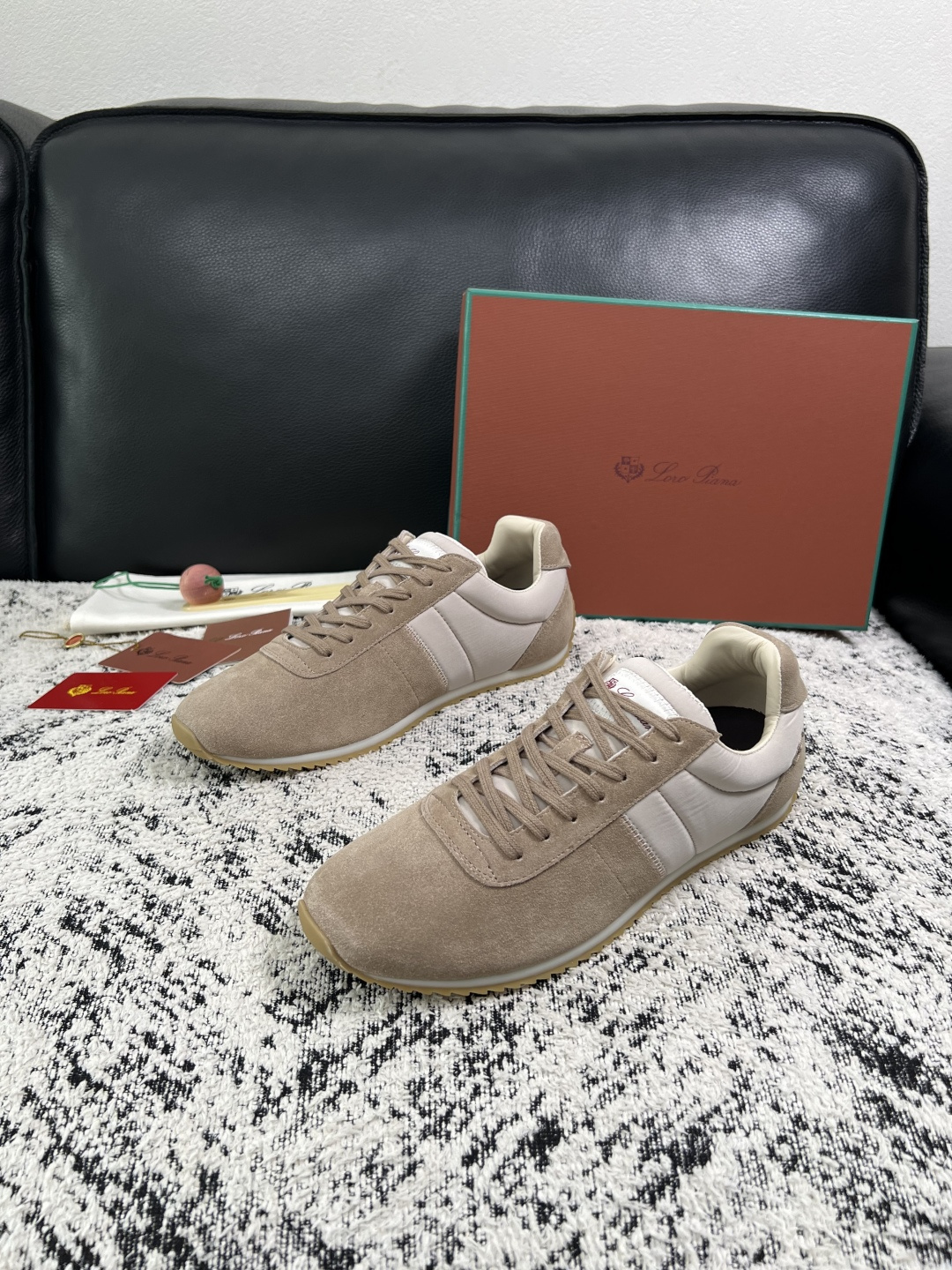 Loro Piana  高品质  顶级工艺品  诺悠翩雅  新品专柜同步原厂配置，鞋面意大利进口牛皮面料，高品质拼接工艺