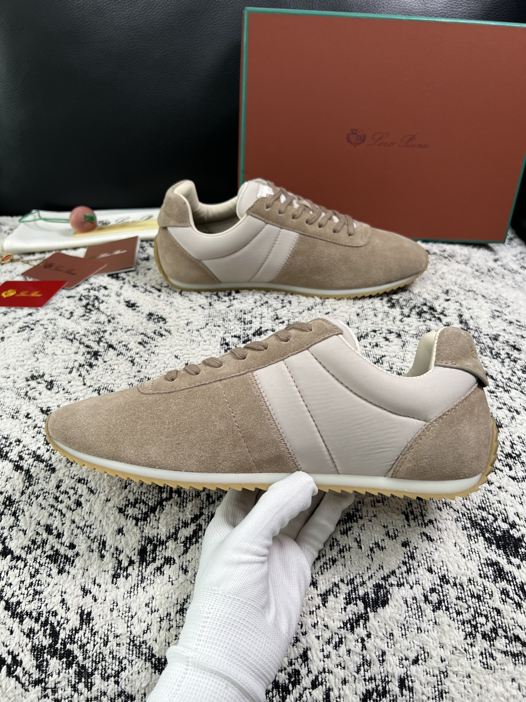 Loro Piana  高品质  顶级工艺品  诺悠翩雅  新品专柜同步原厂配置，鞋面意大利进口牛皮面料，高品质拼接工艺