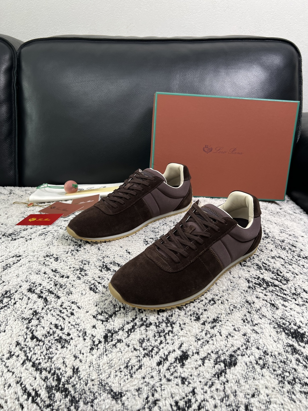 Loro Piana  高品质  顶级工艺品  诺悠翩雅  新品专柜同步原厂配置，鞋面意大利进口牛皮面料，高品质拼接工艺