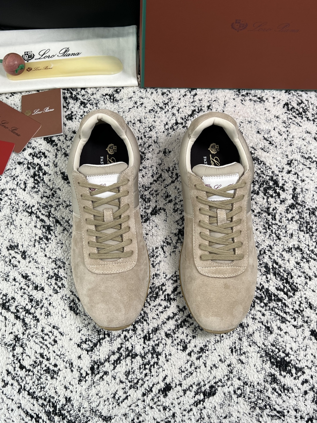 Loro Piana  高品质  顶级工艺品  诺悠翩雅  新品专柜同步原厂配置，鞋面意大利进口牛皮面料，高品质拼接工艺