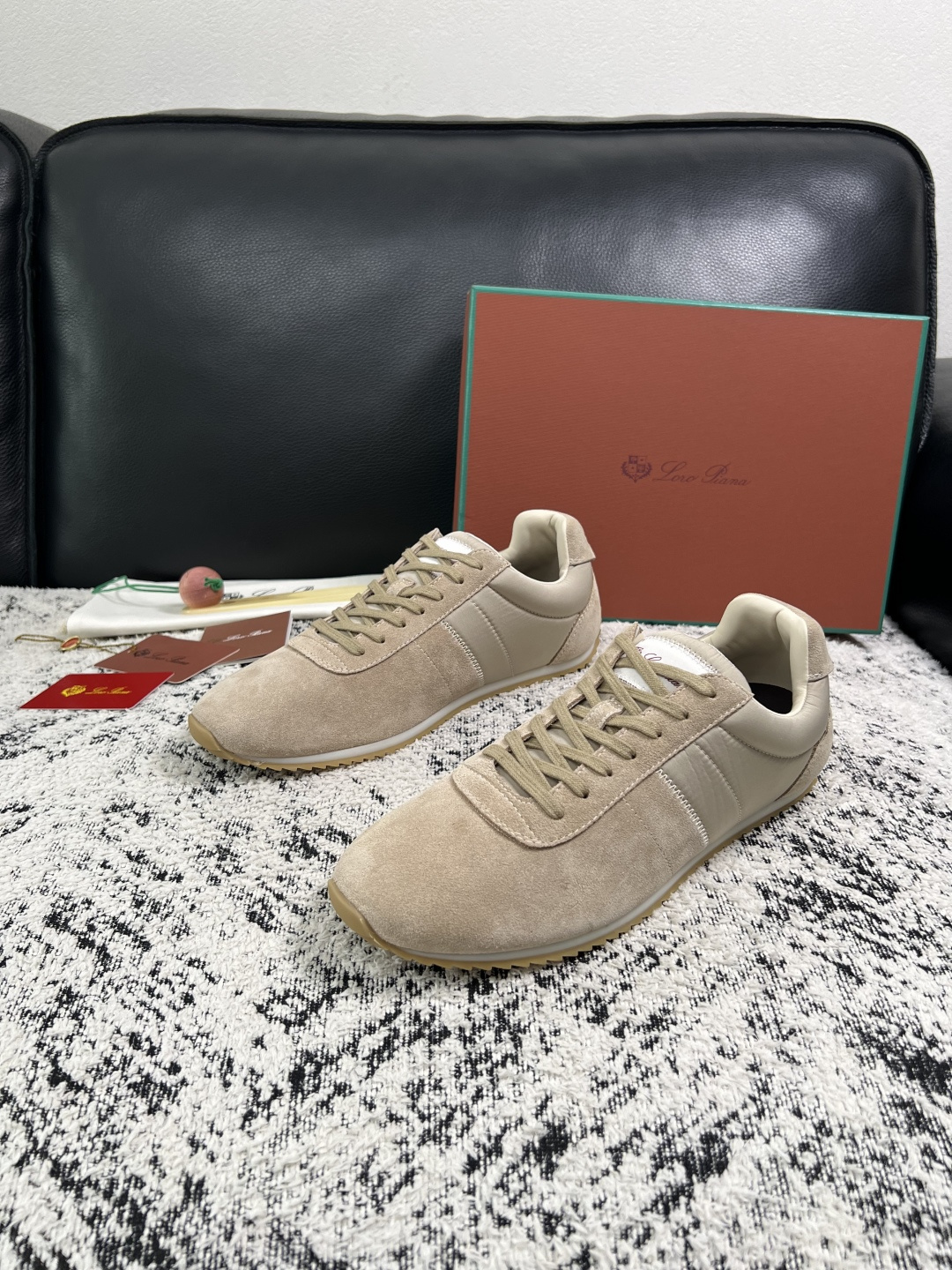 Loro Piana  高品质  顶级工艺品  诺悠翩雅  新品专柜同步原厂配置，鞋面意大利进口牛皮面料，高品质拼接工艺