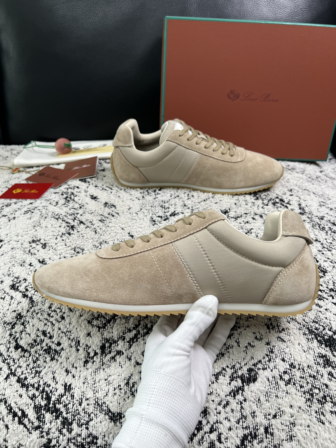 Loro Piana  高品质  顶级工艺品  诺悠翩雅  新品专柜同步原厂配置，鞋面意大利进口牛皮面料，高品质拼接工艺