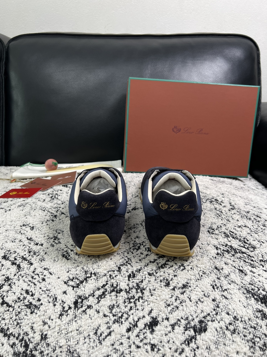 Loro Piana  高品质  顶级工艺品  诺悠翩雅  新品专柜同步原厂配置，鞋面意大利进口牛皮面料，高品质拼接工艺