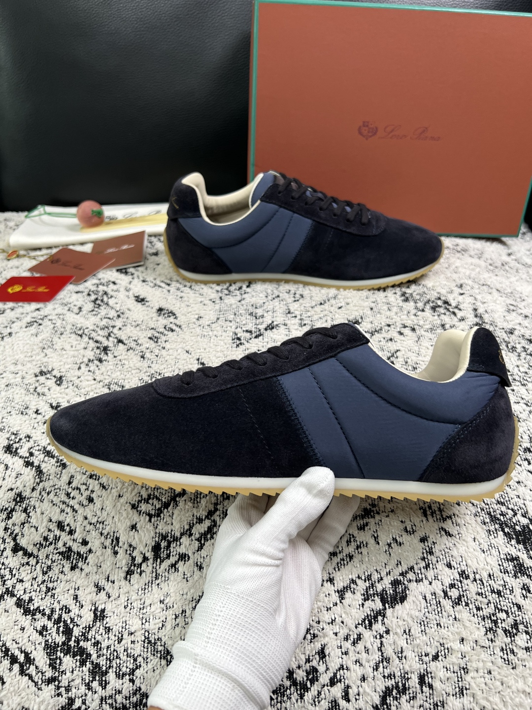 Loro Piana  高品质  顶级工艺品  诺悠翩雅  新品专柜同步原厂配置，鞋面意大利进口牛皮面料，高品质拼接工艺
