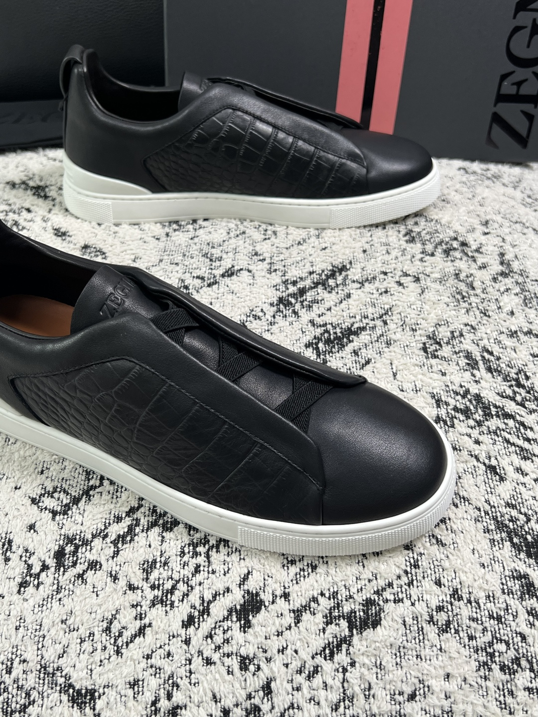 Zegna  高品质  顶级工艺品  杰尼亚  专柜新款原厂配置，意大利进口牛皮面料，进口牛里垫，透气舒适，鞋底：原厂特