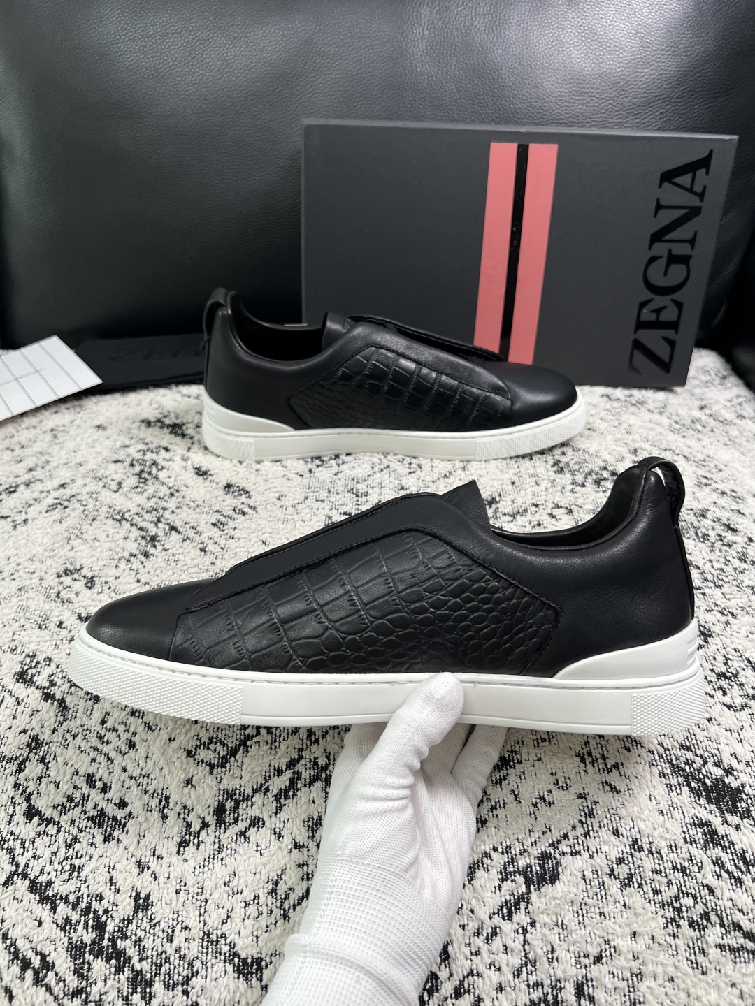 Zegna  高品质  顶级工艺品  杰尼亚  专柜新款原厂配置，意大利进口牛皮面料，进口牛里垫，透气舒适，鞋底：原厂特