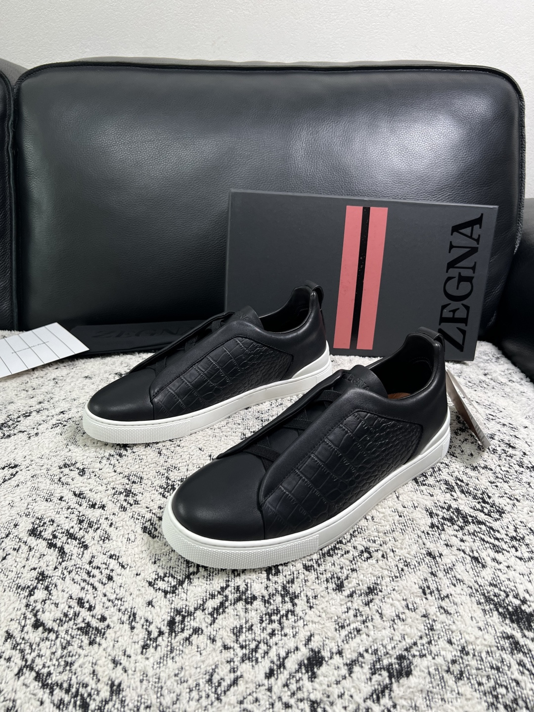 Zegna  高品质  顶级工艺品  杰尼亚  专柜新款原厂配置，意大利进口牛皮面料，进口牛里垫，透气舒适，鞋底：原厂特