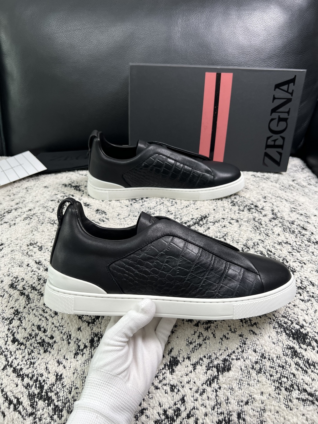 Zegna  高品质  顶级工艺品  杰尼亚  专柜新款原厂配置，意大利进口牛皮面料，进口牛里垫，透气舒适，鞋底：原厂特