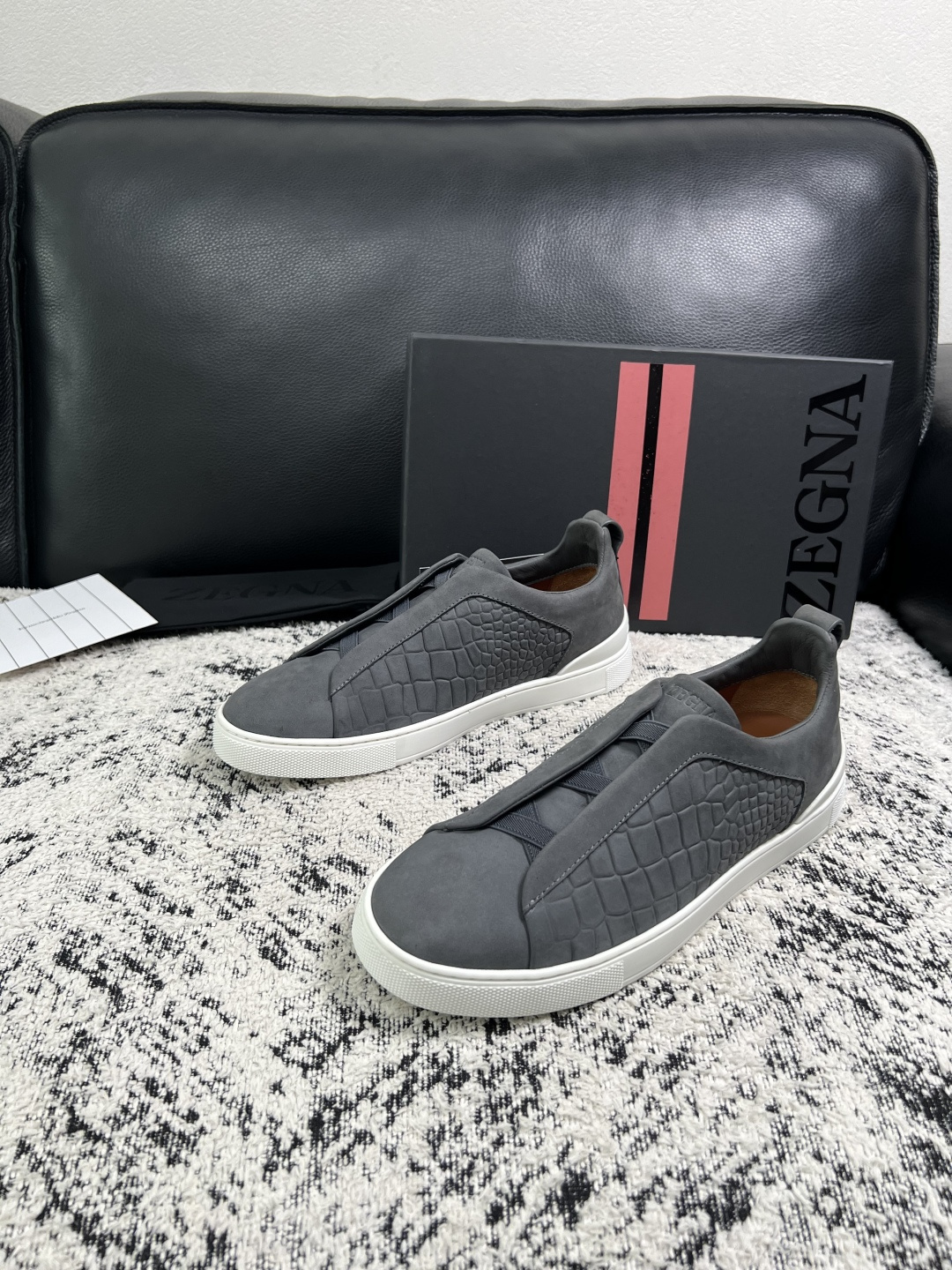 Zegna  高品质  顶级工艺品  杰尼亚  专柜新款原厂配置，意大利进口牛皮面料，进口牛里垫，透气舒适，鞋底：原厂特