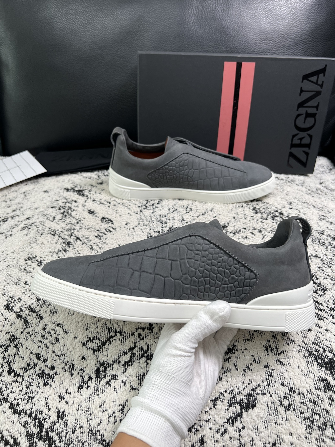 Zegna  高品质  顶级工艺品  杰尼亚  专柜新款原厂配置，意大利进口牛皮面料，进口牛里垫，透气舒适，鞋底：原厂特