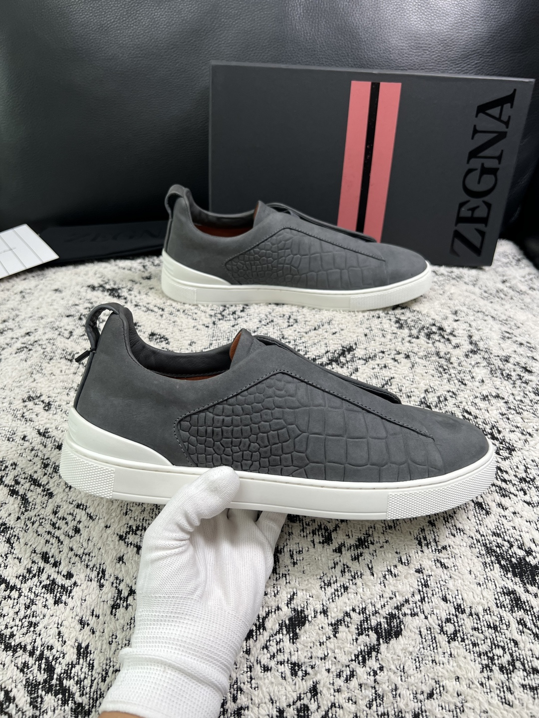 Zegna  高品质  顶级工艺品  杰尼亚  专柜新款原厂配置，意大利进口牛皮面料，进口牛里垫，透气舒适，鞋底：原厂特