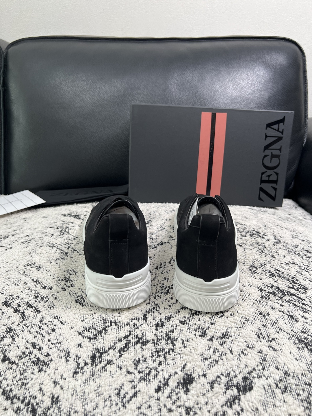 Zegna  高品质  顶级工艺品  杰尼亚  专柜新款原厂配置，意大利进口牛皮面料，进口牛里垫，透气舒适，鞋底：原厂特